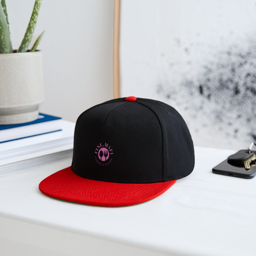FINE.MAFI Crew Snapback Cap - Schwarz/Rot